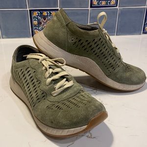 Dansko Women’s Walking Sneaker